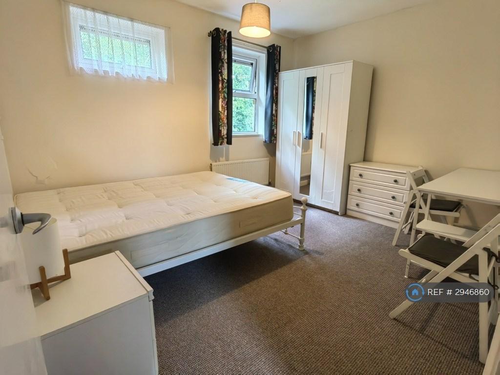 House in Cambridge, Cherry Hinton - More