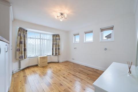 4 bedroom detached house for sale, Shawley Way, Epsom