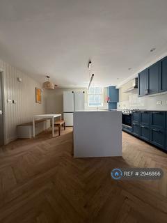 1 bedroom in a flat share to rent, Wilmslow Road, Manchester, M20