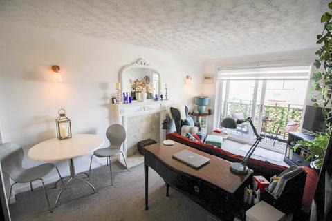 undefined, Madeira Court*Sea Front Location*Sea View*Beautifully Presented*