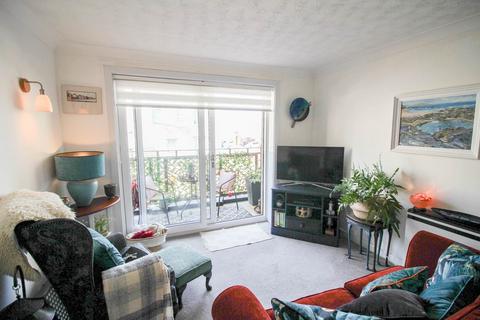 undefined, Madeira Court*Sea Front Location*Sea View*Beautifully Presented*