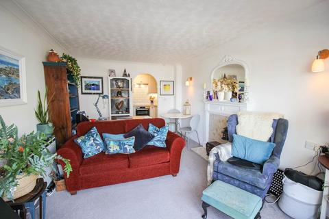 undefined, Madeira Court*Sea Front Location*Sea View*Beautifully Presented*