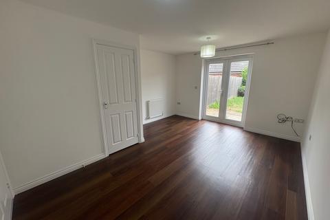 3 bedroom terraced house to rent, Arden Close, Corby, NN18