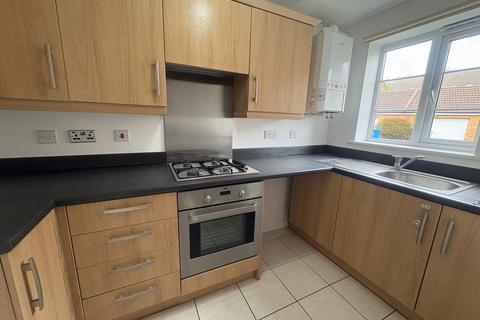 3 bedroom terraced house to rent, Arden Close, Corby, NN18