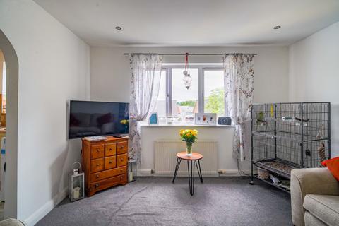 2 bedroom flat for sale, Gainsborough Road, Warrington WA4
