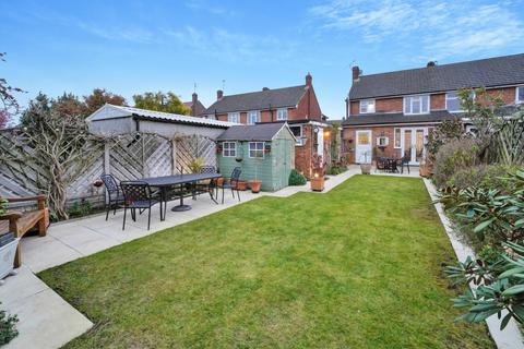 undefined, Fullerton Close, Byfleet, West Byfleet
