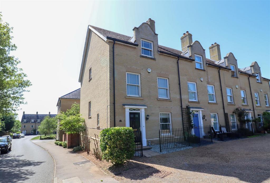 4 bedroom townhouse to rent
