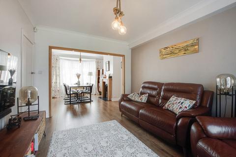 5 bedroom semi-detached house for sale, Carisbrooke Avenue, Bexley, DA5