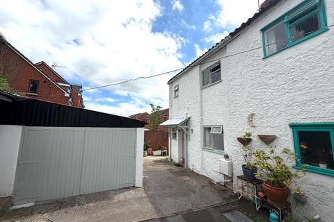 3 bedroom end of terrace house for sale, St. Davids Close, Glastonbury