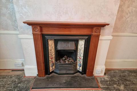 4 bedroom terraced house for sale, Hither Green Lane, London, SE13