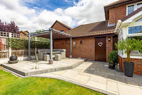 4 bedroom detached house for sale, Sonning Way, Southend-on-sea, SS3