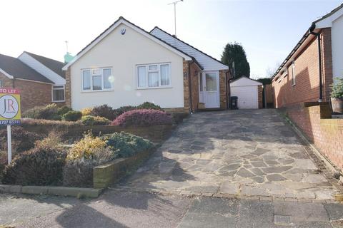 2 bedroom detached bungalow to rent, Brookside Crescent, Cuffley