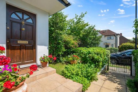 Almond Grove, Brentford