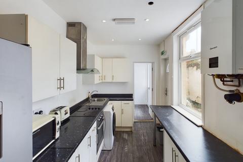 5 bedroom house of multiple occupation to rent, Victoria Road, Middlesbrough TS1