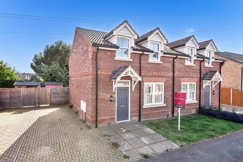 2 bedroom semi-detached house for sale