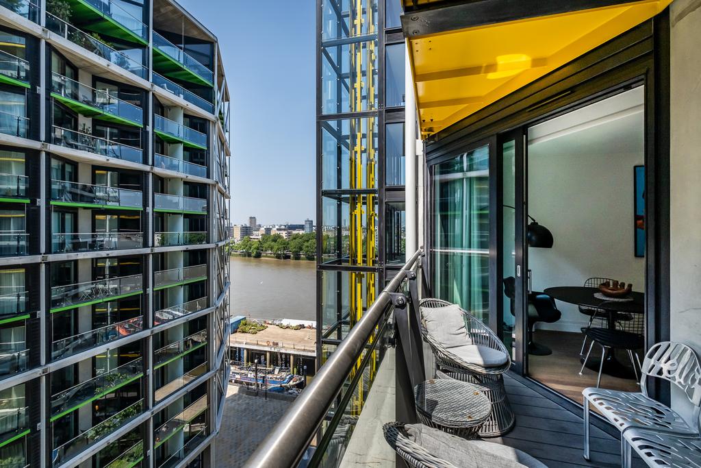 Problem Definition Mapping Riverlight Quay, London, SW11 2 bed flat for sale - £750,000