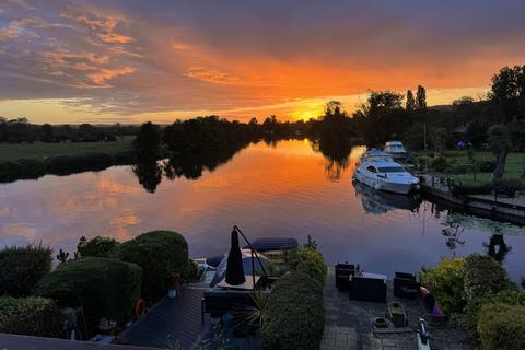 3 bedroom townhouse for sale, Temple Mill Island, Marlow, Buckinghamshire, SL7 1SQ