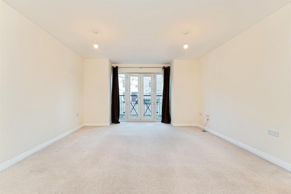 Apartment in Cambridge, Orchard Park - View 5