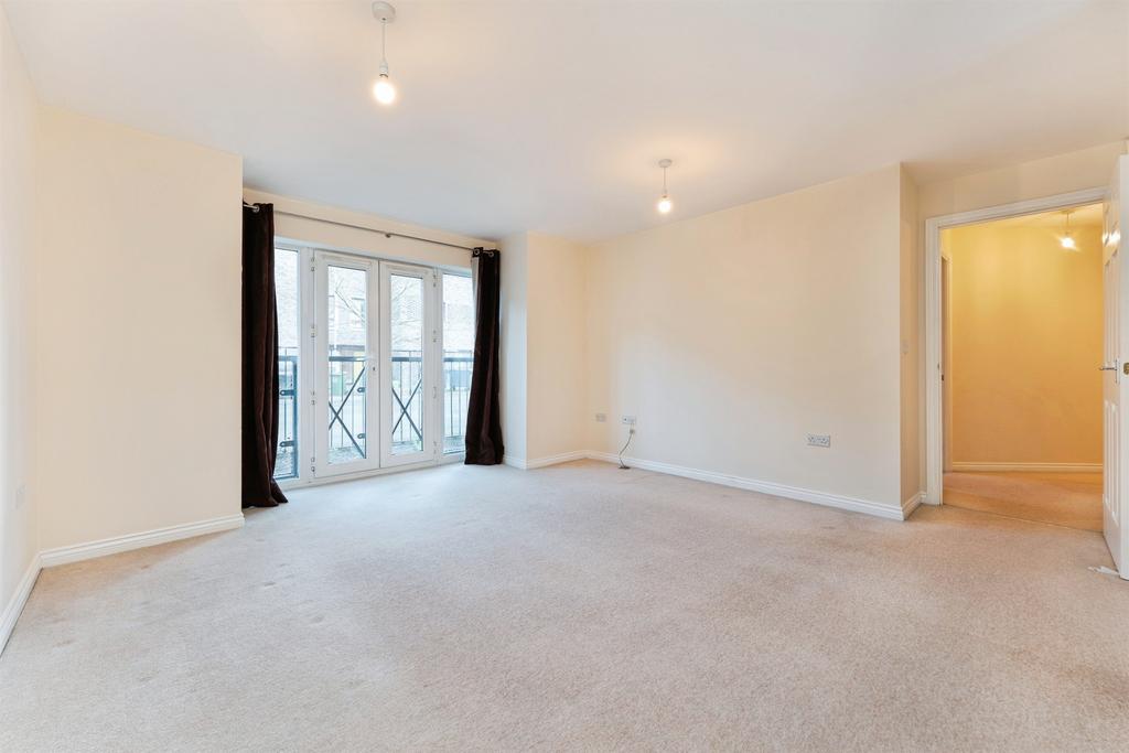 Apartment in Cambridge, Orchard Park - More