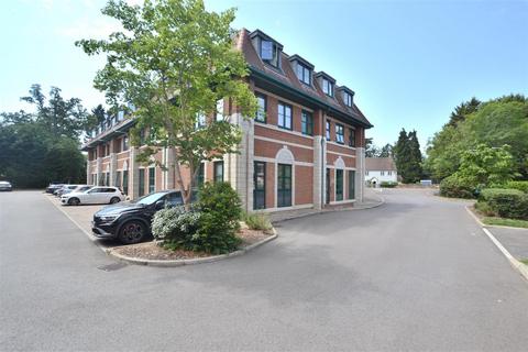 undefined, Minley Road, Fleet GU51