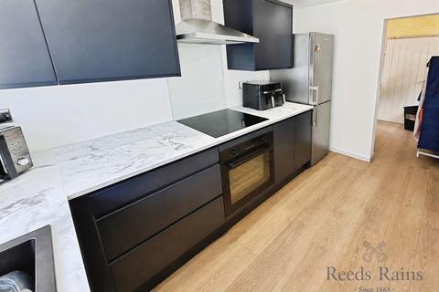 2 bedroom semi-detached house for sale, Cromer Road, Staffordshire ST1