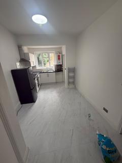 2 bedroom flat to rent, Goodmayes Avenue, ILFORD IG3
