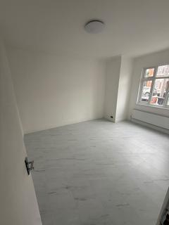 2 bedroom flat to rent, Goodmayes Avenue, ILFORD IG3