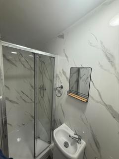2 bedroom flat to rent, Goodmayes Avenue, ILFORD IG3