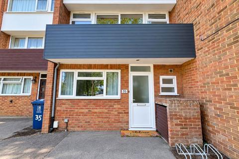 undefined, Horwood Close
