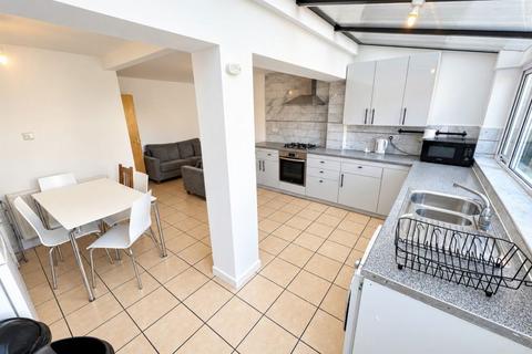undefined, Horwood Close