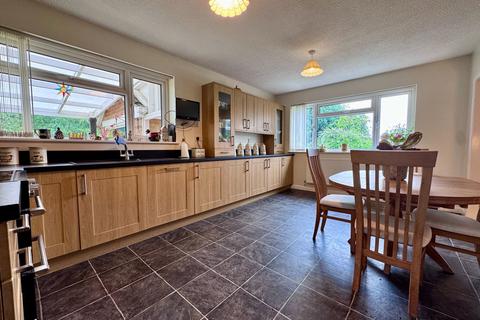 5 bedroom property with land for sale, Greystones Bungalow, Maunby, Thirsk