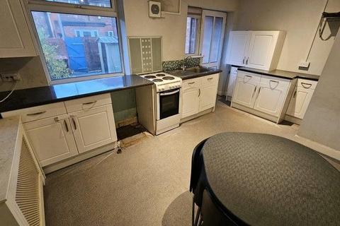 3 bedroom house to rent, Langworthy Road, Salford, M6