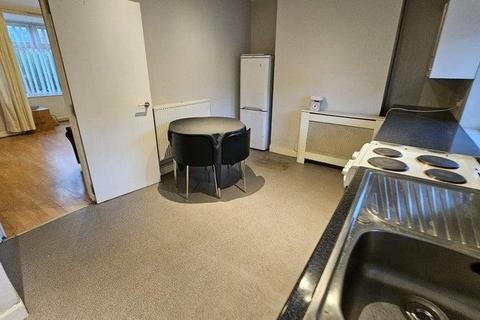 3 bedroom house to rent, Langworthy Road, Salford, M6