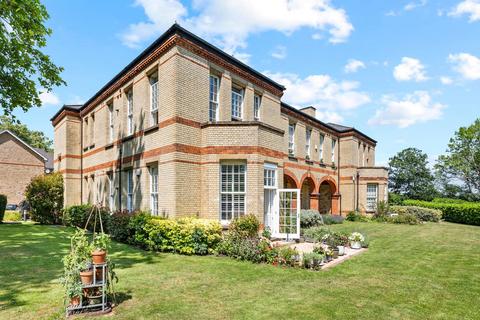 2 bedroom flat for sale, Eastman Way, Epsom KT19