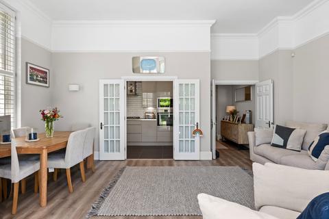 2 bedroom flat for sale, Eastman Way, Epsom KT19