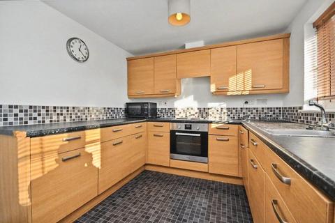 2 bedroom apartment for sale, Tingle View, New Farnley, Leeds, West Yorkshire