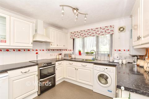 3 bedroom semi-detached house for sale, Hillcrest, Ashford TN23