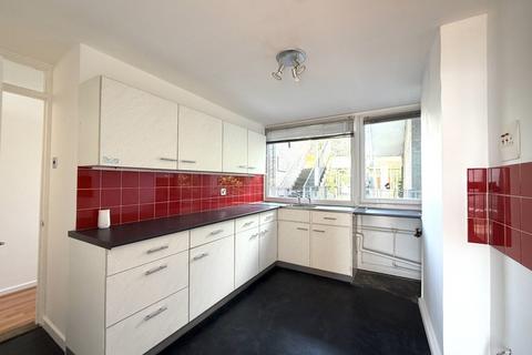 2 bedroom duplex for sale, 13 Undercliff, Wolsey Gardens, Felixstowe, Suffolk IP11 7PQ
