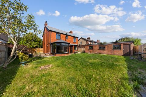 3 bedroom detached house for sale, Winwick Road, Newton-Le-Willows, WA12