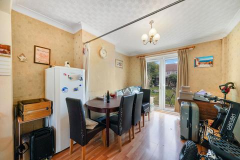 undefined, Stuart Place, Mitcham, CR4
