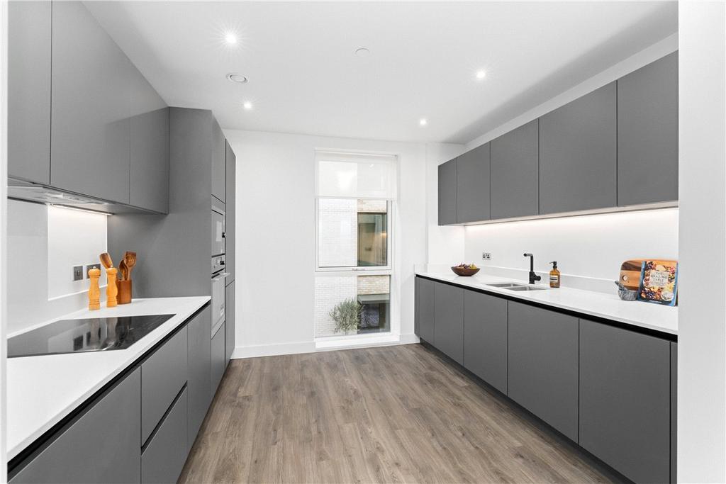 Apartment in Cambridge, Eddington - View 2