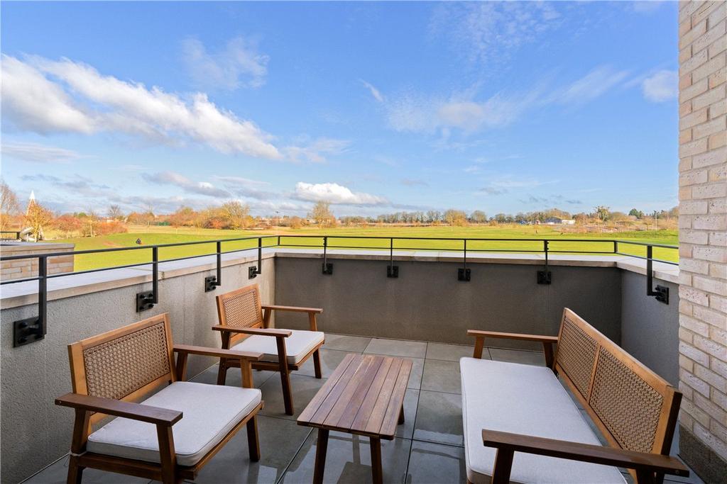 Apartment in Cambridge, Eddington - View 6