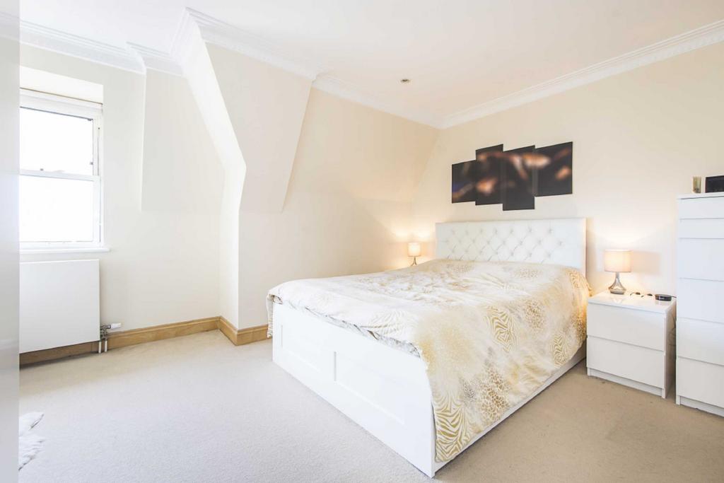 Boydell Court, St. Johns Wood Park, St Johns Wood, London, NW8 - View 4