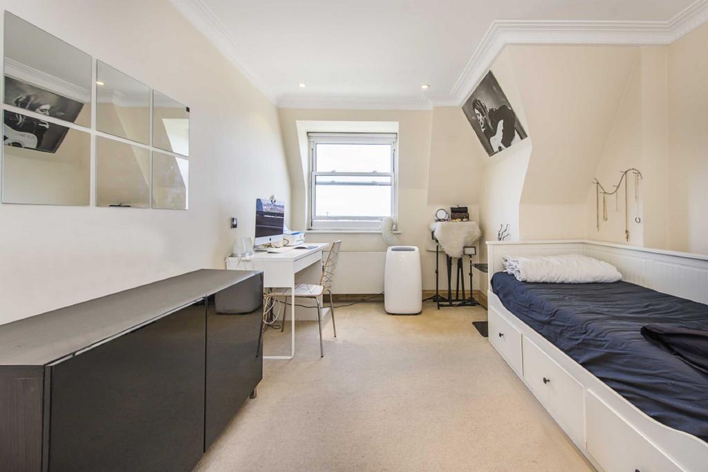 Boydell Court, St. Johns Wood Park, St Johns Wood, London, NW8 - View 6