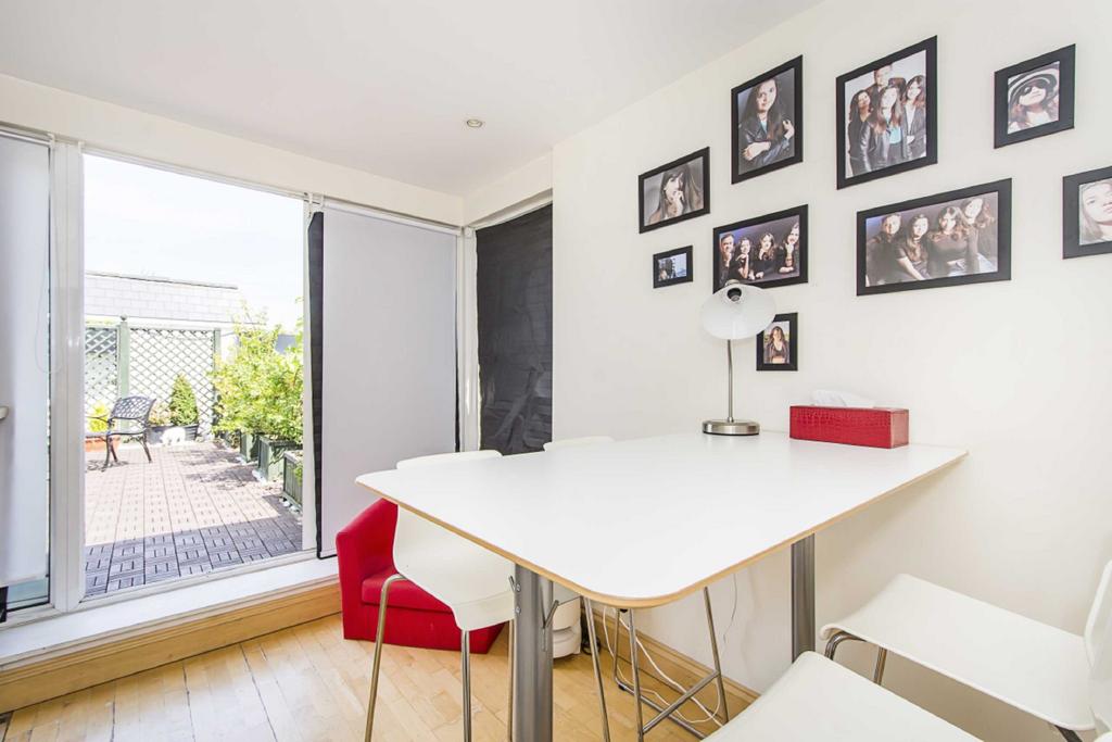 Boydell Court, St. Johns Wood Park, St Johns Wood, London, NW8 - More