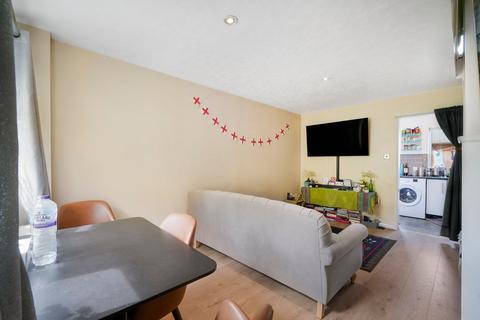2 bedroom end of terrace house for sale, Alice Thompson Close, London, SE12