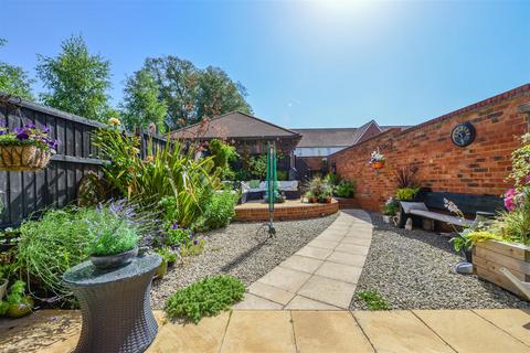 3 bedroom semi-detached house for sale, Village Road, Wouldham