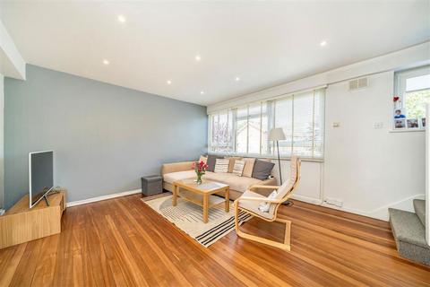 2 bedroom maisonette for sale, Lyme Farm Road, London SE12