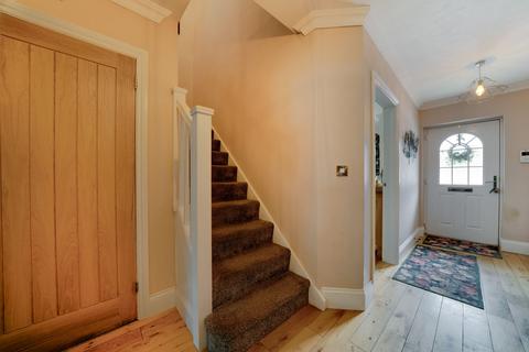 4 bedroom detached house for sale, Hama Drive, Oakengates, TF2