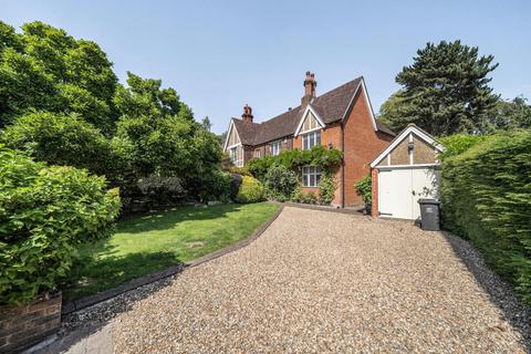 Pines Road, Bromley